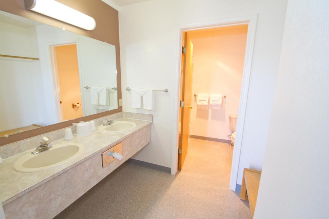 Photo of Bathroom in Southgate Triangle