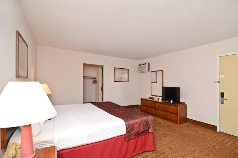 Photo of Bedroom in Breezewood