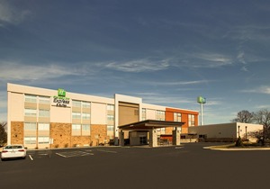 Holiday Inn Express & Suites Wapakoneta, an Ihg Hotel