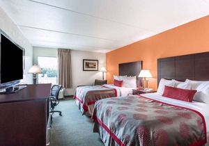 Ramada by Wyndham Luling