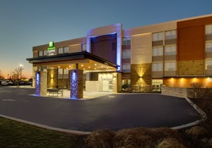 Holiday Inn Express & Suites Wapakoneta, an Ihg Hotel