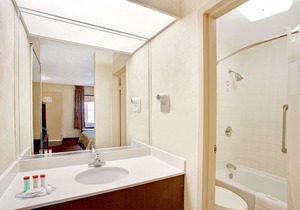Ramada by Wyndham West Memphis