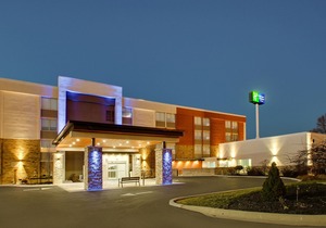 Holiday Inn Express & Suites Wapakoneta, an Ihg Hotel