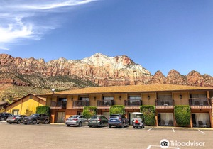Bumbleberry Inn