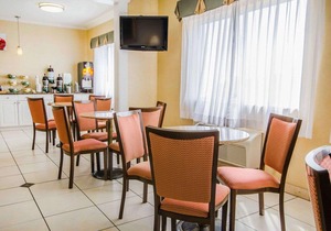 Quality Inn East Evansville
