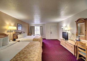 Days Inn & Suites by Wyndham Lolo