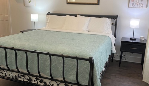 204 Duck Creek Room