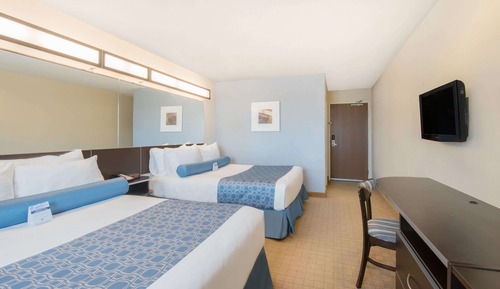 Standard Room, 2 Queen Beds, Non Smoking