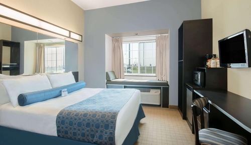 Room, 1 Queen Bed, Accessible, Non Smoking (Bathtub W/grab Bars)