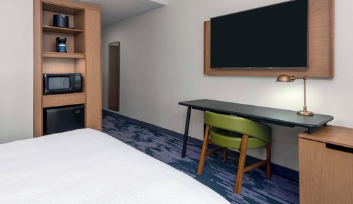 Room, 1 King Bed, Mobility Accessible (Roll-in Shower)