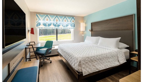 Room, 1 King Bed, Accessible (Hearing)