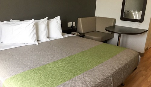 Deluxe Room, 1 King Bed, Non Smoking, Kitchenette