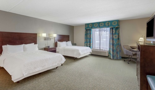 Classic Room, 2 Queen Beds, Accessible (Roll-In Shower)