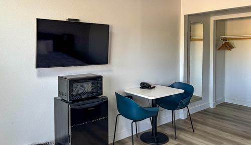 Standard Room, 1 King Bed, Non Smoking, Refrigerator & Microwave
