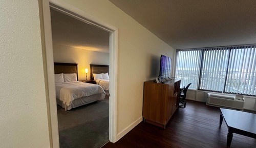 Suite, 1 Double Bed, Non Smoking (High Floor, West View)