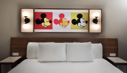 Standard Room. Hearing accessible - visual alarms and notifications. 1 king bed.