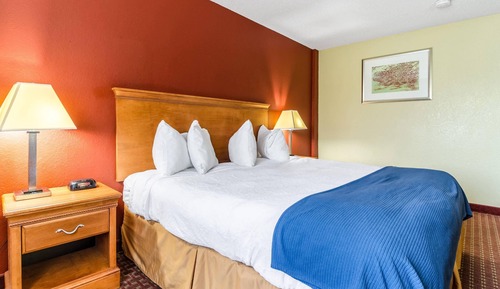 Standard Room, 2 Queen Beds, Non Smoking