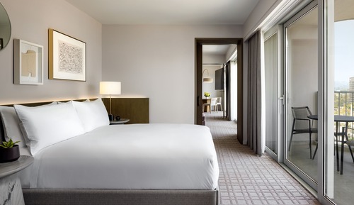 Signature Corner Suite, 1 Bedroom, 1 King Bed