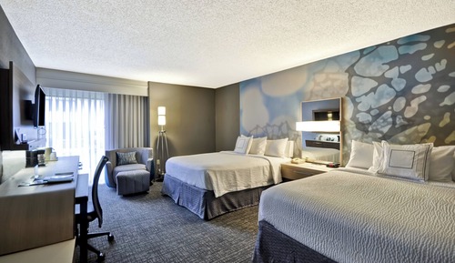 Room, 2 Queen Beds, Hearing Accessible (Roll-in Shower)