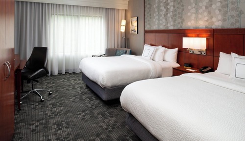 Room, 2 Queen Beds, Hearing Accessible (Accessible Bathtub)