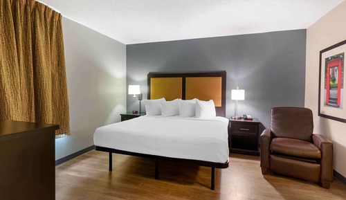 Suite, 1 King Bed with Sofa bed, Non Smoking