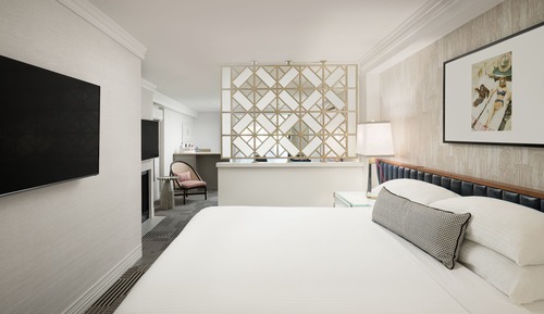 Deluxe King Suite