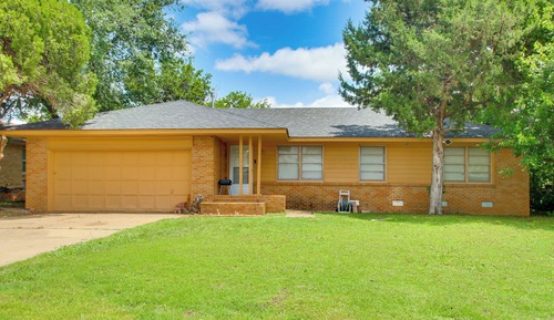 House (4 Bedrooms)