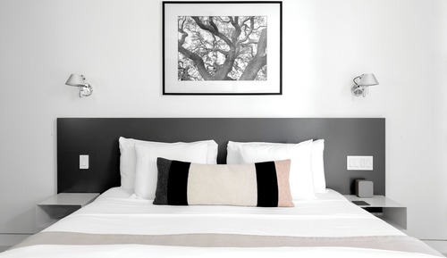 Luxury Room, 1 King Bed, Private Bathroom, Courtyard Area