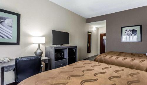 Queen Room with Two Queen Beds - Accessible/Non-Smoking 