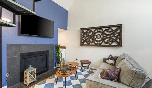 Four-Bedroom Loft Apartment