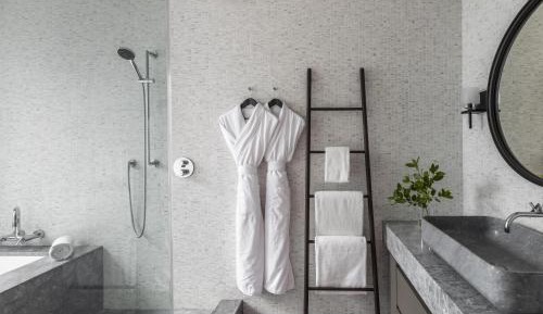King Room with Vineyard View, Terrace and Shower - Mobility Access