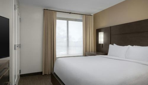 One-Bedroom King Suite