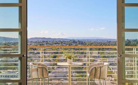 Sunset Boulevard Suite with View