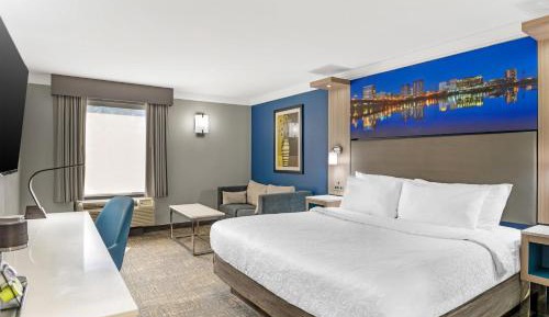 King Room with One Person Sofa Bed - Non-Smoking 