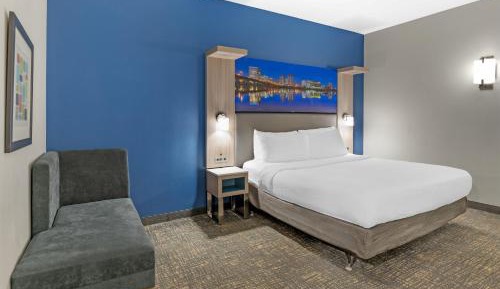 King Room with Bath Tub and Kitchen - Disability Access/Non-Smoking