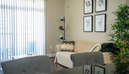 Classic One-Bedroom Apartment with King Bed