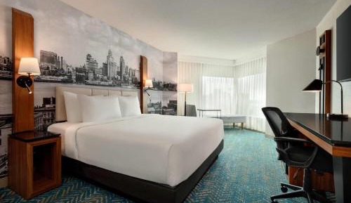 Deluxe King Room - Non-Smoking