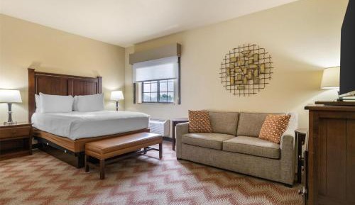 Queen Suite with Two Queen Beds and Sofa Bed - Non-Smoking