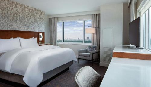 Executive King Suite with Balcony