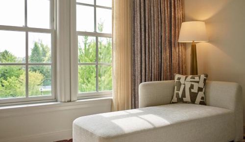 Large Queen Room with Two Queen Beds - Non-Smoking