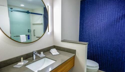 Guest Room, 1 King