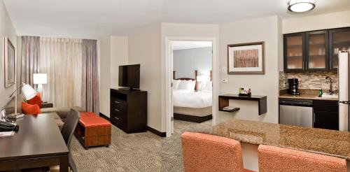 One-Bedroom Suite with Two Double Beds