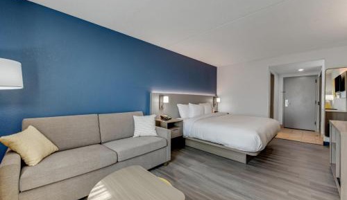 King Room with Sofa Bed - Non-Smoking