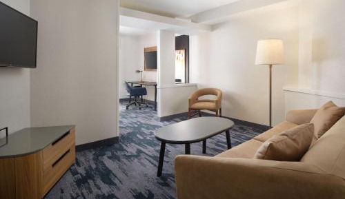 Studio with King Bed and Sofa Bed - Hearing Accessible