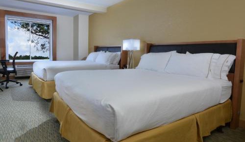 Standard Room with Two Queen Beds