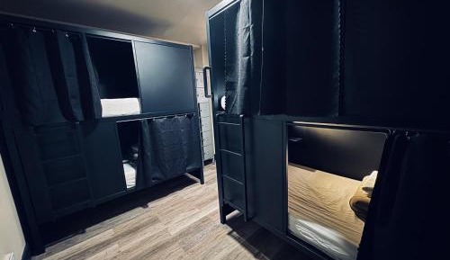 1 BED IN A 4 BED MALE STANDARD POD