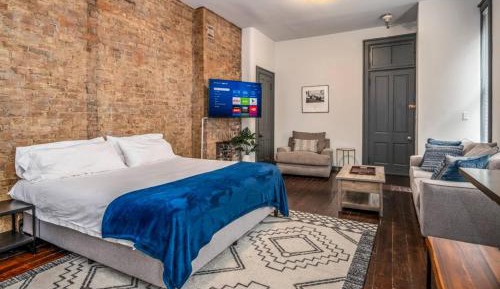 One-Bedroom Apartment