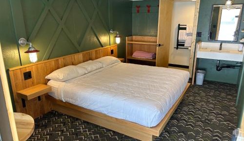 King Room with Private Bathroom