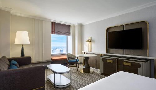 Guest Room, King bed