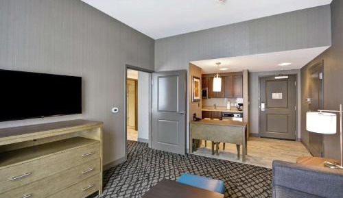 One-Bedroom King Suite - Non-Smoking